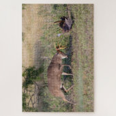 Weißschwänzige Hirsche im Kampf gegen die wilde Tü Puzzle (Vertikal)