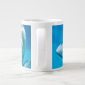 Weißwal-Wal Jumbo-Tasse (Rückseite)