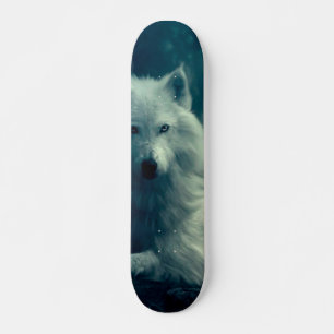 Weißwolf im Nachtwald Skateboard