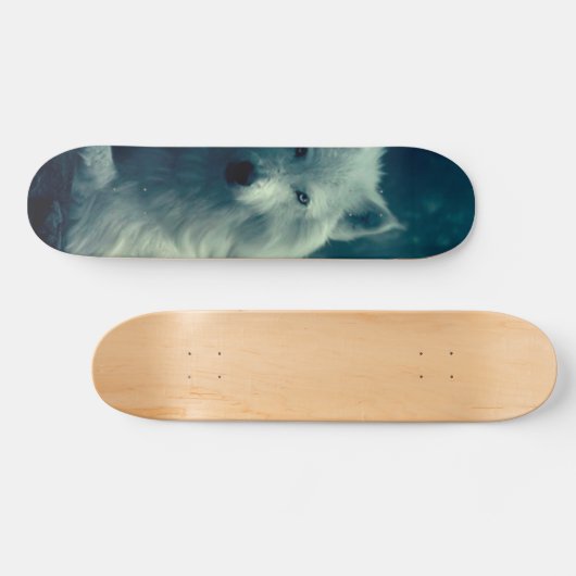 Weißwolf im Nachwald Skateboard (Horizontal)