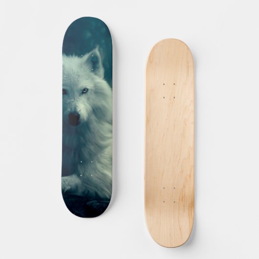 Weißwolf im Nachwald Skateboard (Vorderseite)