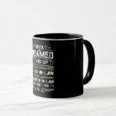 Weit jenseits des Rechts einer holenden Phantastis Tasse (VorderseiteRechts)