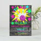 Weiter... STRIKE Bowling Birthday Party Einladung (Stehend Vorderseite)