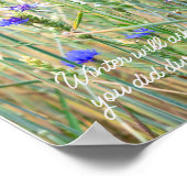 Weizenfeld mit blauen Kornblumen Poster (Ecke)