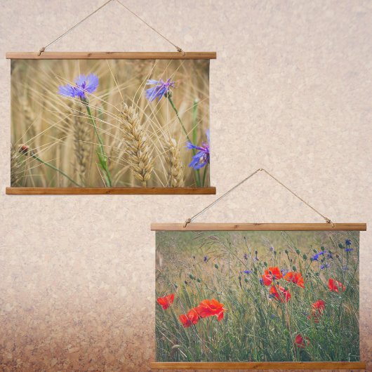 Weizenfeld mit Mohn und Maisblumen Wandteppich Mit Holzrahmen