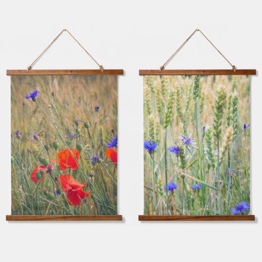 Weizenfeld mit Mohn und Maisblumen Wandteppich Mit Holzrahmen (Doppelt)