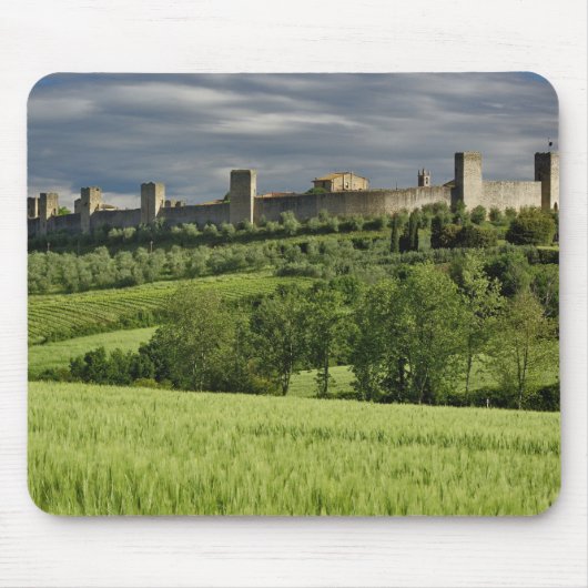 Weizenfeld und entferntes Monteriggioni, in der Mousepad (Vorne)