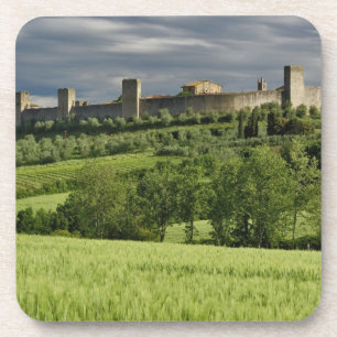 Weizenfeld und entferntes Monteriggioni, in der Untersetzer