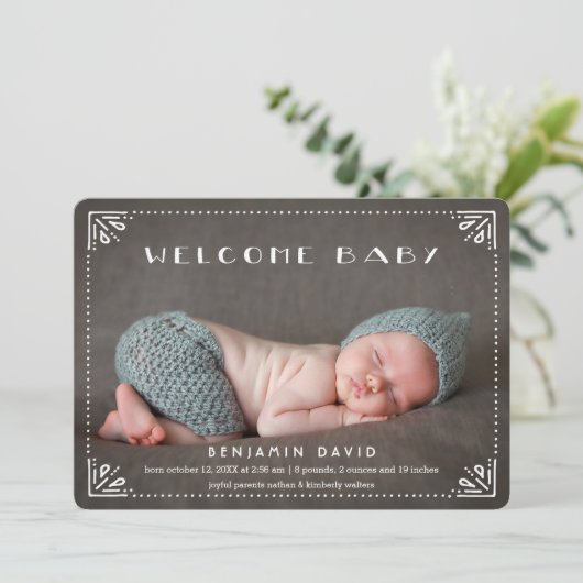 Welcome Baby Sweetly Gerahmt Birth Ankündigung (Stehend Vorderseite)