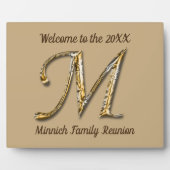 Welcome Family Wiedersehen Gold Letter M Monogram Fotoplatte (Vorderseite)