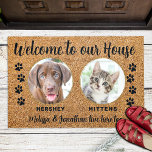 Welcome Funny Hoghouse Custom 2 Pet Foto Fußmatte<br><div class="desc">Herzlich willkommen bei dieser lustigen Tür! "Willkommen in unserem Haus." Personalisieren Sie mit Ihren Haustieren Fotos und Namen. Das Welcome Doormat besticht durch rustikales Naturdesign in Imitat- und Schwarzdesign mit Pfotendrucken. COPYRIGHT © 2022 Judy Burrows, Black Dog Art - Alle Rechte vorbehalten. Willkommen Funny Hunde Haus Custom 2 Haustier Foto...</div>