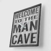 Welcome to the Man Cave Wall Clock Quadratische Wanduhr (Winkel)