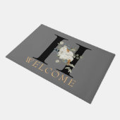 WELCOME White Floral Monogram H Doormat Fußmatte (Schrägansicht)