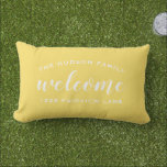 Welcome Yellow Personalisiert Familienname Kissen Für Draußen<br><div class="desc">Einfach stylische Lumbalwurfkissen mit der Funktion "Willkommen" moderner Schrift in Weiß mit eigenem Bogentext, der mit dem Nachnamen Monogramm Ihrer Familie und Ihrer Straßenadresse personalisiert werden kann. Zwei Seiten Design auf der Vorder- und Rückseite inklusive. Der weiße Text und der hellgelbe Hintergrund können so verändert werden, dass sie sich mit...</div>