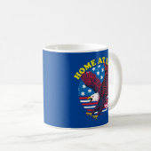 Welcome Zuhause Veteran | Patriotischer Adler Kaffeetasse (VorderseiteRechts)