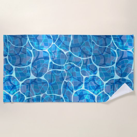 Wellen auf einer blauen Wasserfläche in einem Pool Strandtuch (Vorderseite)