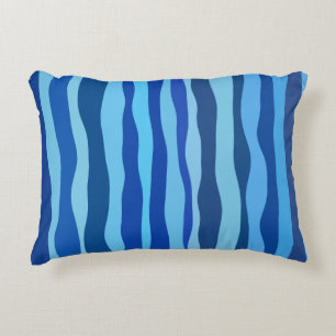 Wellen aus Blau Cyan Navy Kobalt Himmelblau Dekokissen