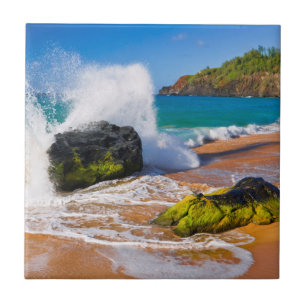 Wellen brechen am Strand, Hawaii Fliese