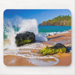 Wellen brechen am Strand, Hawaii Mousepad