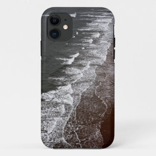 Wellen brechen auf einem Sandstrand Case-Mate iPhone Hülle