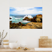 Wellen, die auf den Felsen der Küstenlinie abstürz Poster (Küche)