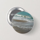 Wellen, die sich am türkisblauen Meer am Strand sa Button (Vorne & Hinten)