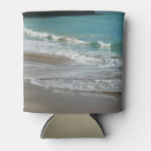 Wellen, die sich am türkisblauen Meer am Strand sa Dosenkühler (Vorderseite)