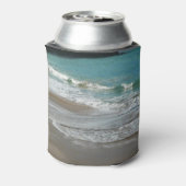 Wellen, die sich am türkisblauen Meer am Strand sa Dosenkühler (Kanne Rückseite)