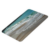 Wellen, die sich am türkisblauen Meer am Strand sa Magnet (Linke Seite)