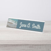 Wellen, die sich am türkisblauen Meer am Strand sa Schreibtischnamensplakette (Vorderseite )