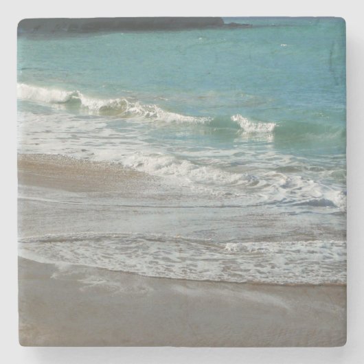 Wellen, die sich am türkisblauen Meer am Strand sa Steinuntersetzer (Vorderseite)