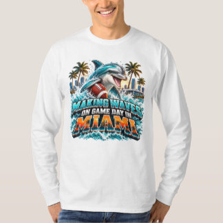Wellen schlagen am Spieltag Miami-Fußballfan T-Shirt