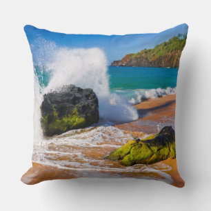 Wellen schlagen auf den Strand, Hawaii Kissen