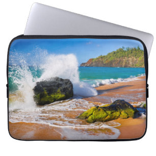Wellen schlagen auf den Strand, Hawaii Laptopschutzhülle
