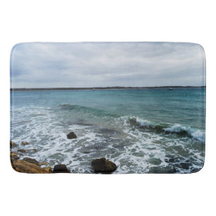 Wellen und Fischerboote im Meer, Badematte