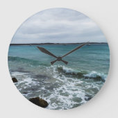 Wellen und Fischerboote im Meer, Große Wanduhr (Vorderseite)