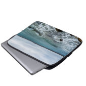 Wellen und Fischerboote im Meer, Laptopschutzhülle (Vorne Knopf)