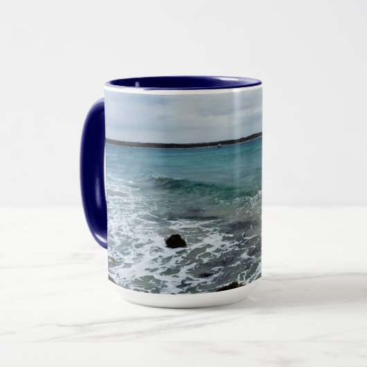 Wellen und Fischerboote im Meer, Tasse (Vorderseite Links)