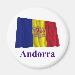 Wellenartig bewegende Flagge Andorras mit Namen Magnet