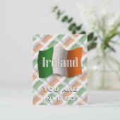 Wellenartig bewegende Flagge Irlands Einladung (Stehend Vorderseite)