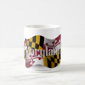 Wellenartig bewegende Flagge Marylands Kaffeetasse (Mittel)