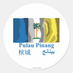 Wellenartig bewegende Flagge Penangs mit Namen Runder Aufkleber