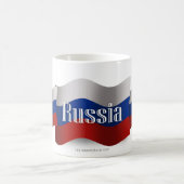Wellenartig bewegende Flagge Russlands Kaffeetasse (Mittel)