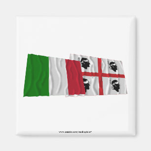 Wellenartig bewegende Flaggen Italiens und Magnet