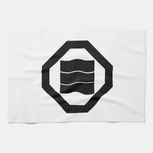 Wellenförmige Kanji-Zeichen für drei in Oshiki Küchentuch