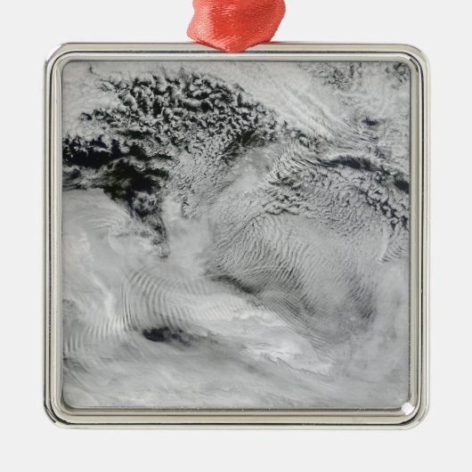 Wellenförmige Wellenwolken Ornament Aus Metall (Vorne)