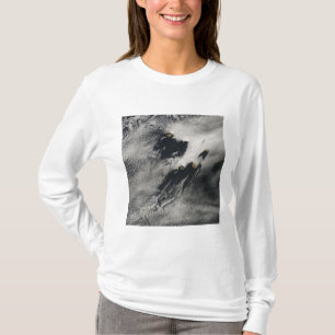 Wellenförmige Wellenwolken und Wolkenbrüche T-Shirt