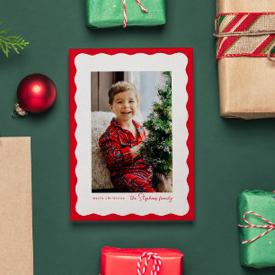 Wellenförmiger Rahmen einfache rote Weihnachtsfoto Feiertagskarte