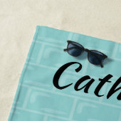 Wellness-Center-Frau mit Gurken auf ihrer Augenzeu Strandtuch (Beispiel)