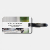 Welpe der deutschen Hirten auf dem Fußweg Gepäckanhänger (Rückseite horizontal)